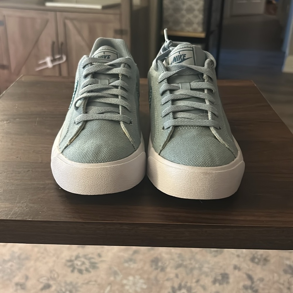 Women's Nike Sneakers - Picture 4 of 10